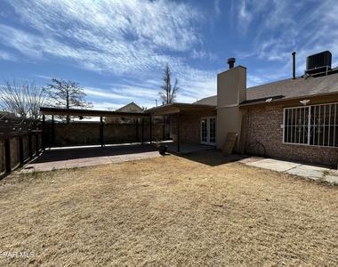 8482 Paddlefoot Lane - Photo Thumbnail 20