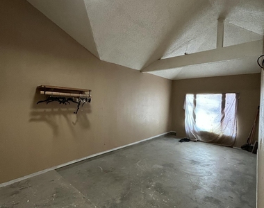 8482 Paddlefoot Lane - Photo Thumbnail 21