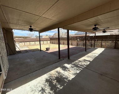 8482 Paddlefoot Lane - Photo Thumbnail 17