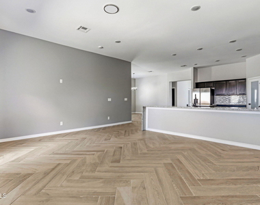 14313 Steve Joyce Parkway - Photo Thumbnail 28