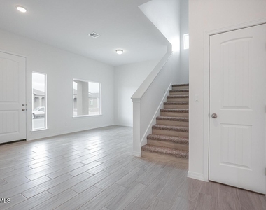14313 Steve Joyce Parkway - Photo Thumbnail 4