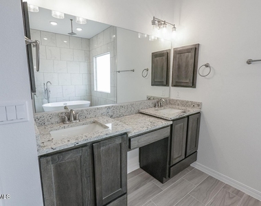 14313 Steve Joyce Parkway - Photo Thumbnail 15
