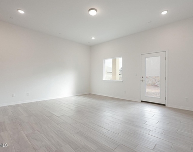 14313 Steve Joyce Parkway - Photo Thumbnail 8