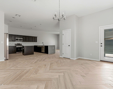 14313 Steve Joyce Parkway - Photo Thumbnail 16