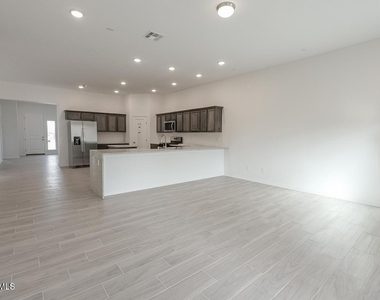 14313 Steve Joyce Parkway - Photo Thumbnail 9