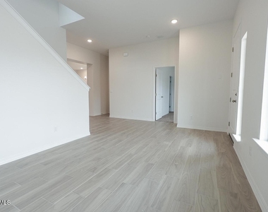 14313 Steve Joyce Parkway - Photo Thumbnail 2