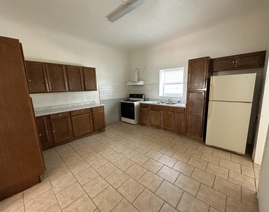 902 Orange Street - Photo Thumbnail 8