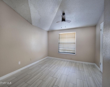 1901 Lake Omega Street - Photo Thumbnail 12