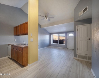 1901 Lake Omega Street - Photo Thumbnail 7