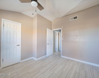 1901 Lake Omega Street - Photo Thumbnail 13