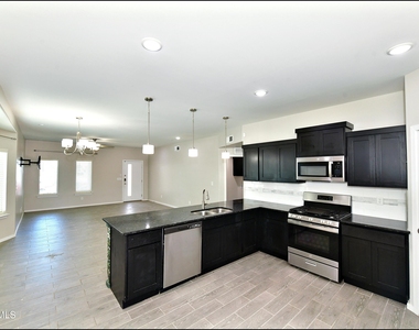 541 Paseo Modesto Drive - Photo Thumbnail 14