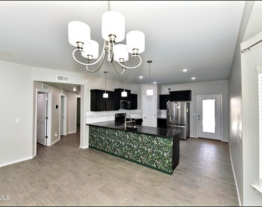 541 Paseo Modesto Drive - Photo Thumbnail 12