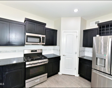 541 Paseo Modesto Drive - Photo Thumbnail 17