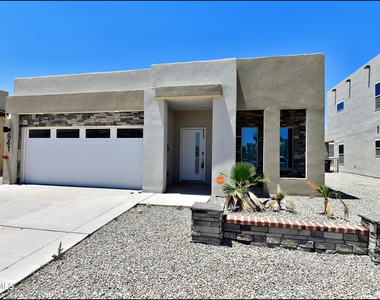 541 Paseo Modesto Drive - Photo Thumbnail 2
