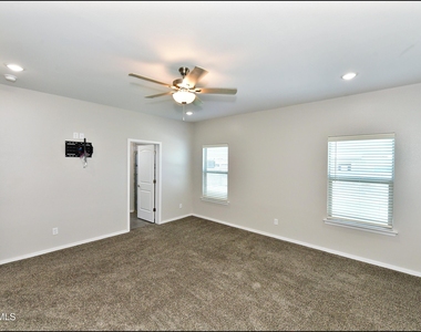 541 Paseo Modesto Drive - Photo Thumbnail 21
