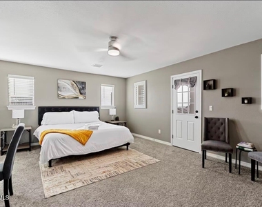 904 Cottage Place - Photo Thumbnail 23