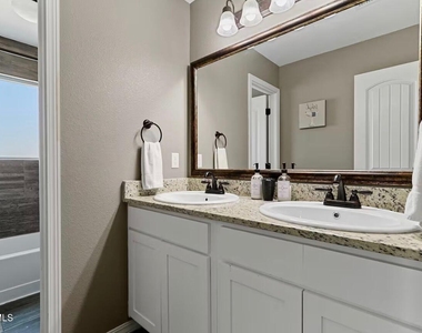 904 Cottage Place - Photo Thumbnail 30