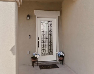 904 Cottage Place - Photo Thumbnail 1