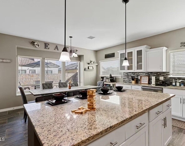 904 Cottage Place - Photo Thumbnail 19