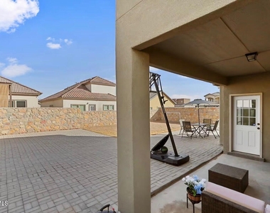 904 Cottage Place - Photo Thumbnail 45