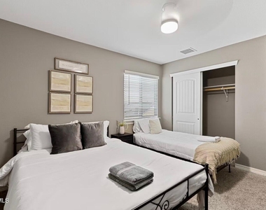 904 Cottage Place - Photo Thumbnail 28