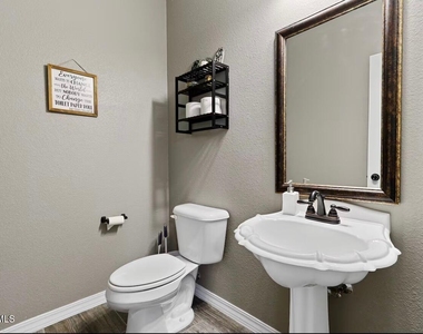 904 Cottage Place - Photo Thumbnail 39
