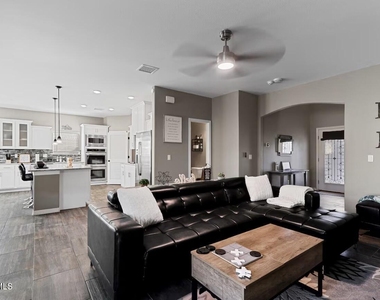 904 Cottage Place - Photo Thumbnail 5