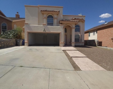 3717 Ne Hubble Drive - Photo Thumbnail 2