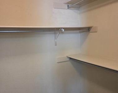 3717 Ne Hubble Drive - Photo Thumbnail 25
