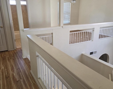 3717 Ne Hubble Drive - Photo Thumbnail 31