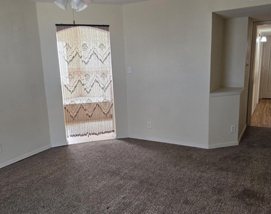 3717 Ne Hubble Drive - Photo Thumbnail 24