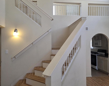 3717 Ne Hubble Drive - Photo Thumbnail 18