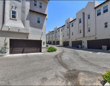 312 Vin Almoradi Court - Photo Thumbnail 34