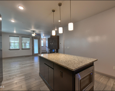 312 Vin Almoradi Court - Photo Thumbnail 15