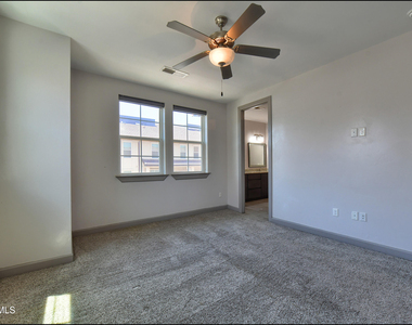312 Vin Almoradi Court - Photo Thumbnail 20