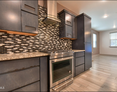 312 Vin Almoradi Court - Photo Thumbnail 18