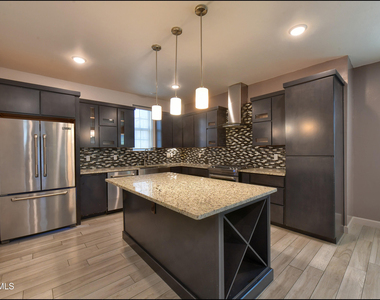 312 Vin Almoradi Court - Photo Thumbnail 14