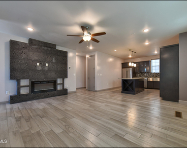 312 Vin Almoradi Court - Photo Thumbnail 12