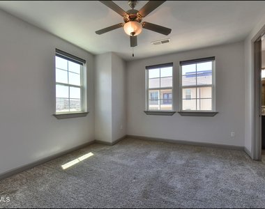 312 Vin Almoradi Court - Photo Thumbnail 19