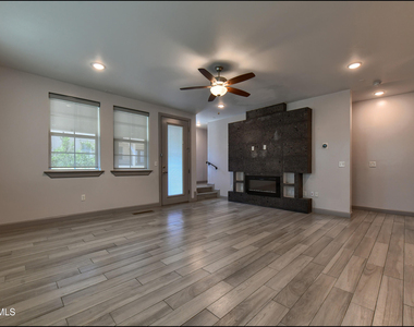 312 Vin Almoradi Court - Photo Thumbnail 9