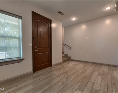 312 Vin Almoradi Court - Photo Thumbnail 5
