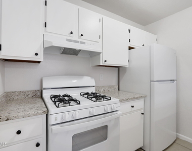11100 Vista Lago Place - Photo Thumbnail 9