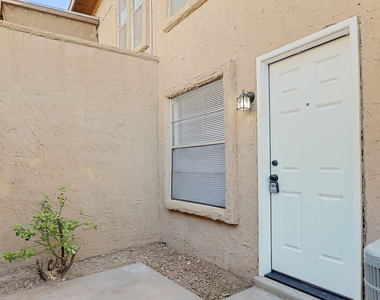11100 Vista Lago Place - Photo Thumbnail 2