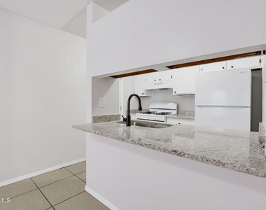 11100 Vista Lago Place - Photo Thumbnail 12