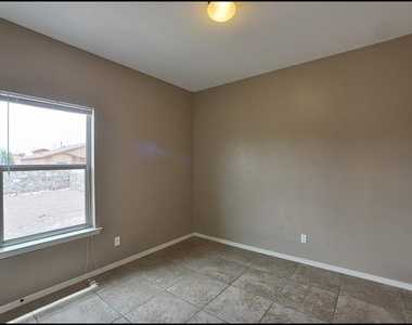14302 Pancho Gonzalez Court - Photo Thumbnail 27