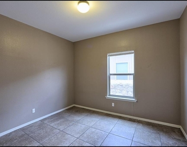 14302 Pancho Gonzalez Court - Photo Thumbnail 25