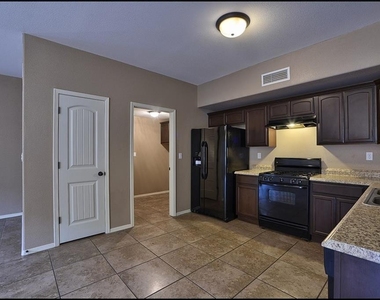 14302 Pancho Gonzalez Court - Photo Thumbnail 13