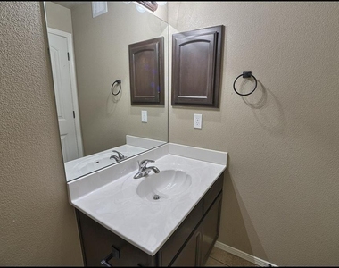 14302 Pancho Gonzalez Court - Photo Thumbnail 23