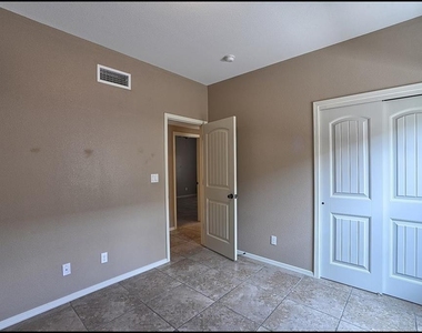 14302 Pancho Gonzalez Court - Photo Thumbnail 22