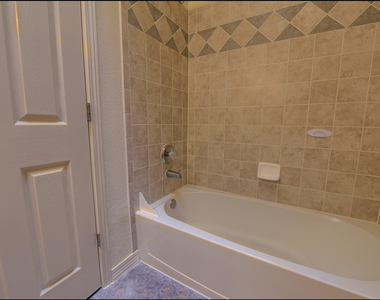 7077 Luz De Sol Drive - Photo Thumbnail 34